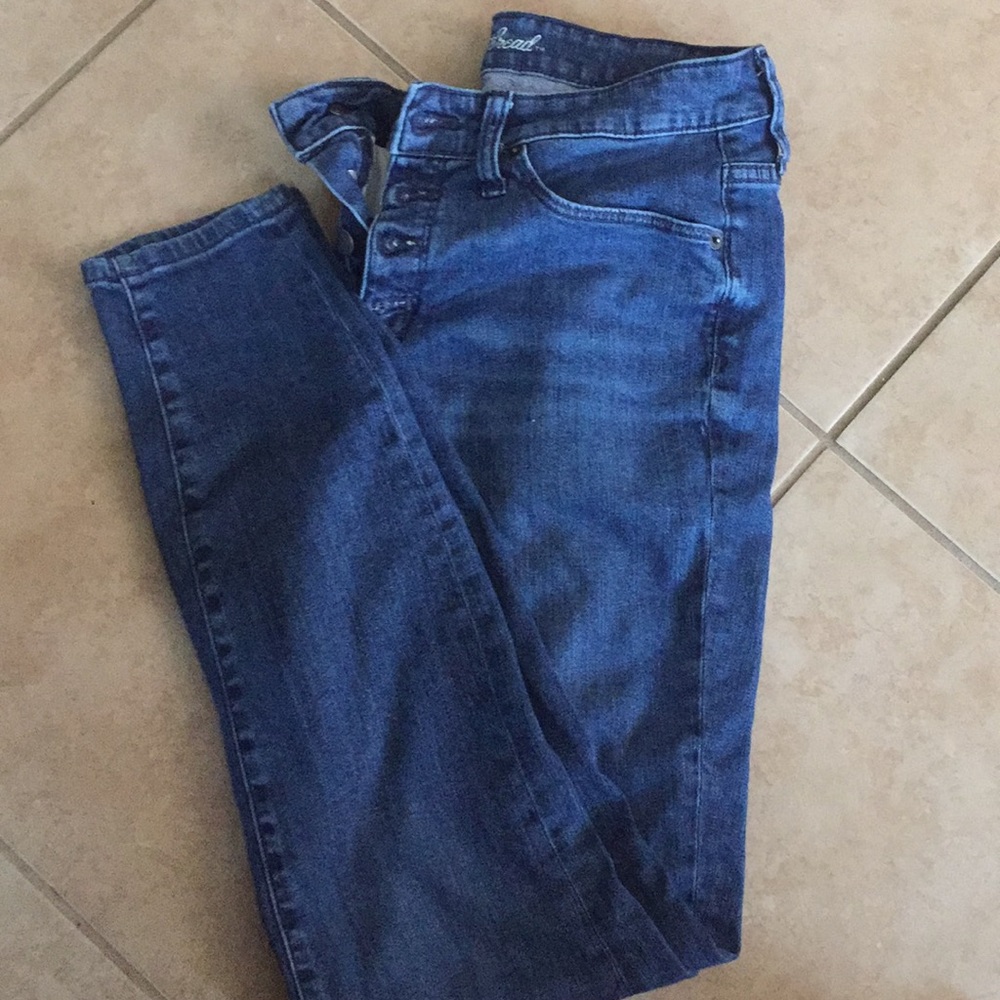 Universal thread jeans